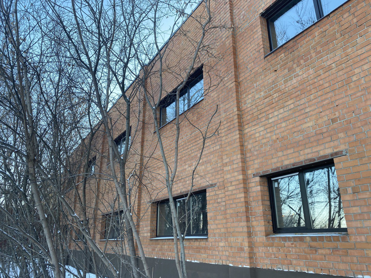 Окна Rehau для коммерческого здания